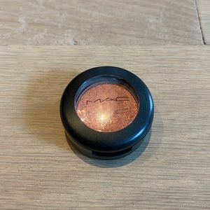 MAC Cosmetics D’BOHEMIA Lustre Eyeshadow